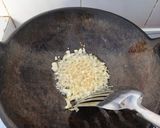 Foto langkah ke 1 dari resep Sinangag (Nasi Goreng Bawang Putih Filipina).