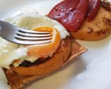 Foto del paso 5 de la receta: Hamburguesas de salmón y merluza con huevo y pimientos