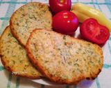 A legfinomabb sajtos - vajas fokhagymakrém  melegszendvicsre - szendvicsre recept fázis 4 fotója
