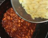 A picture of step 4 of Tandori chicken shell pasta.