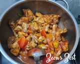 A picture of step 2 of Daal Murgh.