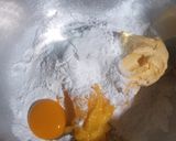 Foto langkah ke 2 dari resep Kue Sagu Keju (Tapioka keju).