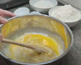 Foto del paso 2 de la receta: Buñuelos de masa madre rellenos con crema pastelera