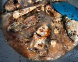 Foto langkah ke 4 dari resep Bandeng Bumbu Kecap Ketumbar.