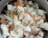 A picture of step 1 of Bread Upma.