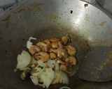 Foto langkah ke 2 dari resep Udang Goreng Mentega.