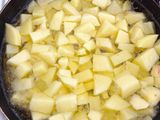 طورطيلة بطاطا أو غراتان في المقلة سهلة