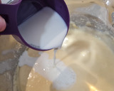 Foto del paso 4 de la receta: Bizcocho de chocolate blanco con cobertura de Milka
