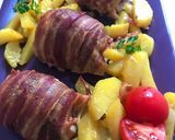 Baconbe göngyölt sertés szelet tojással töltve, vele sült burgonyával recept fázis 5 fotója