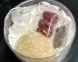 Hình bước làm 1 của món Tổ yến mix táo đỏ & hạt Chia