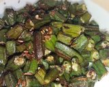 A picture of step 5 of Zeera fry bhindi.