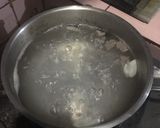 Foto langkah ke 1 dari resep Kuah bakso daging sapi simpel ala fe.