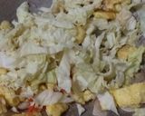Foto langkah ke 2 dari resep Tumis Kol Timun Telur.