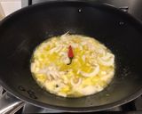 Foto del paso 2 de la receta: Spaghetti con gulas y sepia