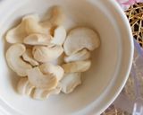 A picture of step 1 of Thandai Lassi.