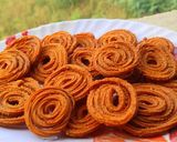 A picture of step 6 of Chakri (Snack's dish).