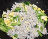 รูปขั้นตอนการทำที่ 4 ของ ข้าวกล้องผัดปู