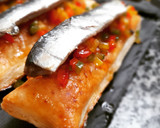 Foto del paso 16 de la receta: Hojaldre de sardina marinada en pomelo con salsa criolla