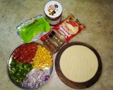 चीज़ कॉर्न पिज़्ज़ा (Cheese corn pizza recipe in Hindi) रेसिपी चरण 1 फोटो
