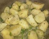 Foto del paso 1 de la receta: Espaguetti con tuco y papas