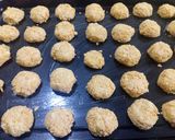 Foto langkah ke 5 dari resep Cornflakes cookies.