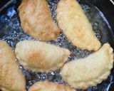 Foto langkah ke 5 dari resep Panada Isian Ayam Pedas.