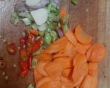 Foto langkah ke 1 dari resep Oseng Sosis Gila.