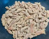 10分鐘榨菜肉絲麵 (咖樂彩虹麵)的食譜步驟3照片