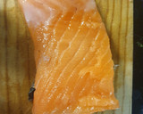 Foto del paso 1 de la receta: Huevo surprise con salmón y salsa de parmesano