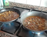 Foto del paso 2 de la receta: Medallones de merluza en salsa con marisco