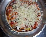 A picture of step 2 of Veg pizza.