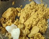 A picture of step 1 of Besan ladoo.