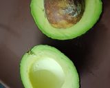 A picture of step 1 of Avocado sandwich.