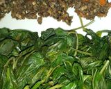 Foto langkah ke 2 dari resep Plecing Kangkung Sambal Kemiri Kas Lombok.