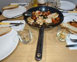 Foto del paso 11 de la receta: Pechuga de pavo con vino blanco, pasas y uva