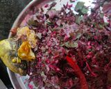 মাছের মাথা দিয়ে লাল শাক(macher matha diye laal saag recipe in Bengali) রেসিপির ধাপ 2 ছবি