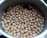 A picture of step 2 of Chole Bedmi Puri.