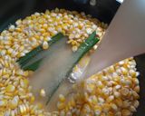 Foto langkah ke 2 dari resep Bubur Jagung.