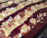 Foto del paso 3 de la receta: Coca de crema, coulis de frutos del bosque y almendras