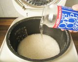 A picture of step 1 of Ikameshi Mochi.