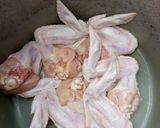 Foto langkah ke 1 dari resep Spicy Chicken Wings (Frozen Food).