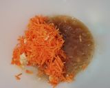 Foto langkah ke 2 dari resep Chicken Carrot Seaweed Rolls.