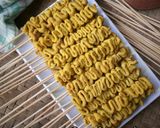 Foto langkah ke 5 dari resep Sate Usus Bumbu Kuning.