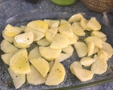 Foto del paso 1 de la receta: Bacalao al horno con patatas y salsa verde