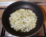 Foto del paso 3 de la receta: Bechamel para canelones sin queso