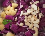 A picture of step 1 of Red cabbage soup.