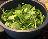Foto del paso 2 de la receta: Espaguetis con espinacas y salmón