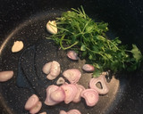 Foto del paso 2 de la receta: Pechugas guisadas con hongos y brócoli