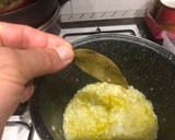 Foto del paso 2 de la receta: Caldillo o sopa de espárragos con huevo poche y crujiente de jamón