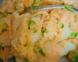 A picture of step 3 of Aloo ke parathe with green chutney.